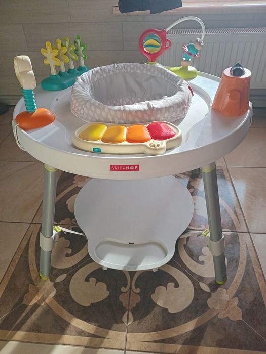 Інтерактивний центр столик