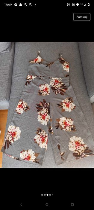 Szary elegancki kombinezon w kwiaty na ramiączkach