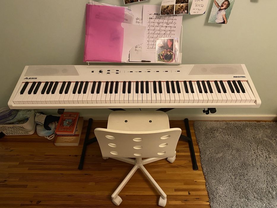 Teclado / Piano eletrico Alesis Recital com 88 teclas