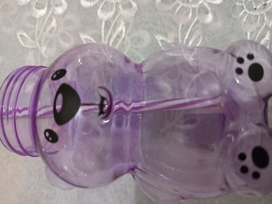 Copo em formato urso roxo.