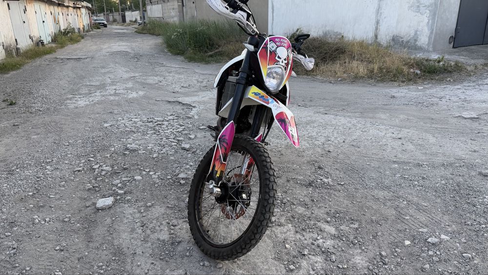Продам Geon Dakar TwinCam 250