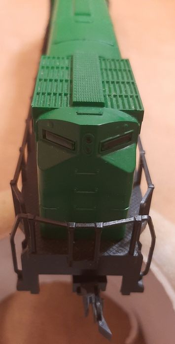 Локомотив Mehano HO Slovenia в отличном состоянии отличный ход и свет