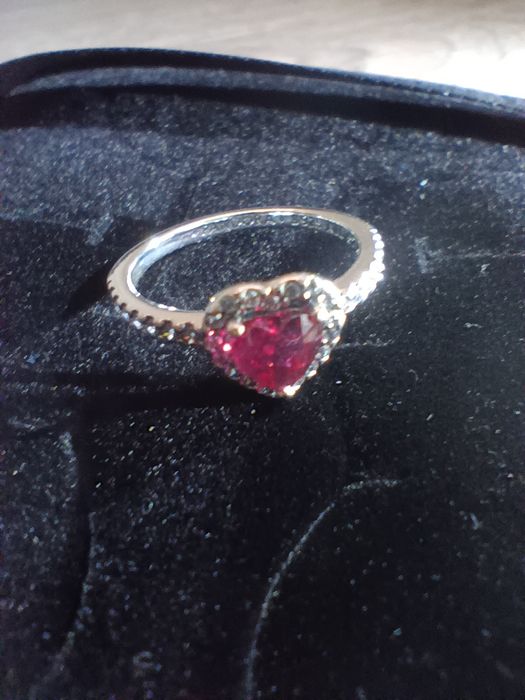 Червоне кільце Pandora