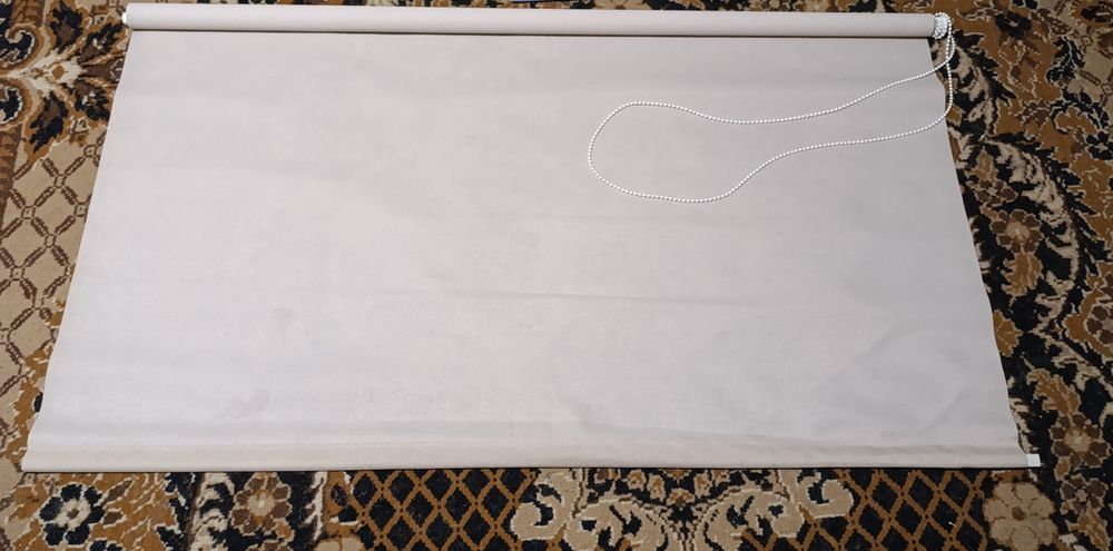 Срочно связи с выездом Продам оконные рулонные шторы ( жалюзи)