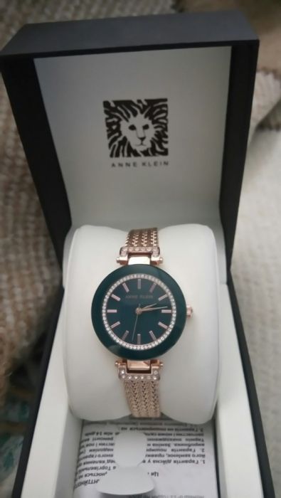 Часы Anne Klein