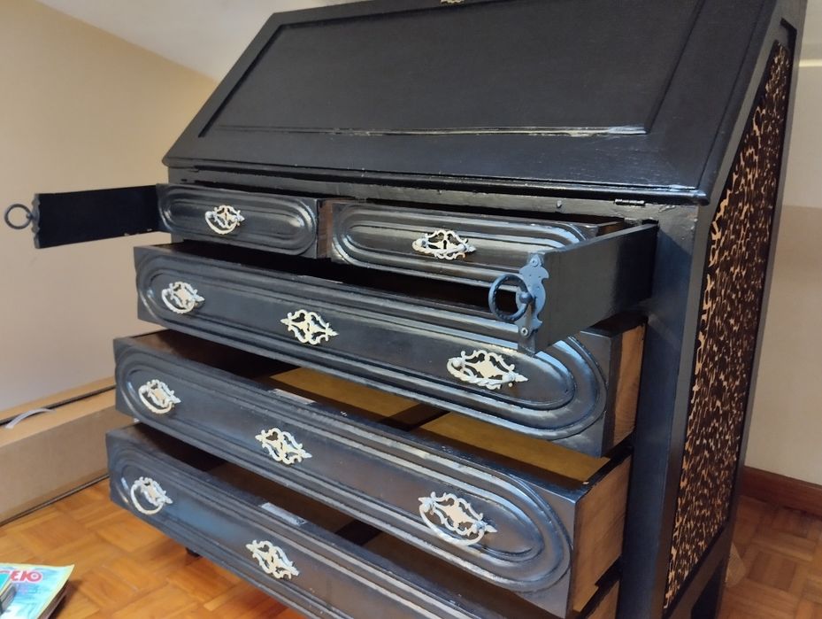 Peça Antiga Secretaria restaurada