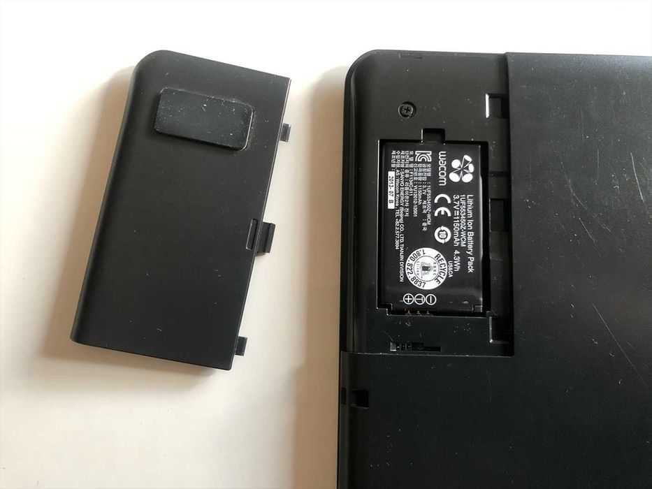 Графический планшет Wacom Intuos Touch Large PTH-851