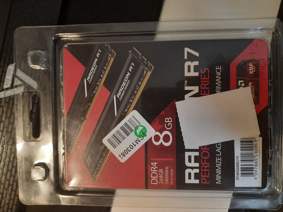 RAM DDR4 8gb 2x4 2400MHz Radeon R7 оперативная память