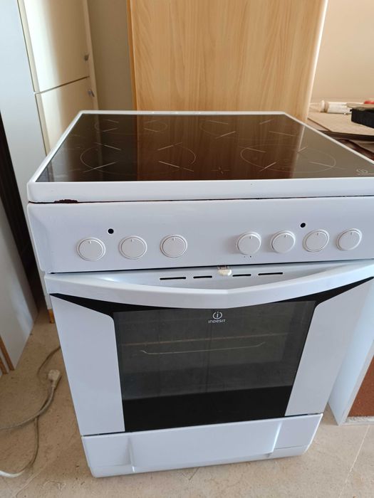 Fogão Vitrocerâmica Indesit