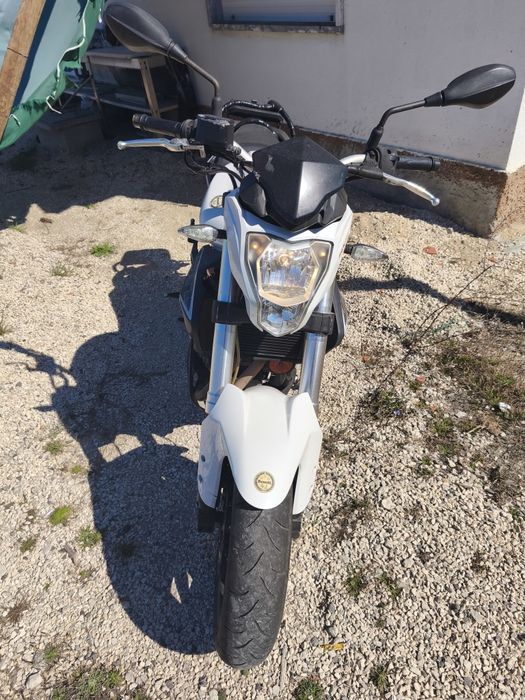 Moto muito boa, ano 2016, 27000km