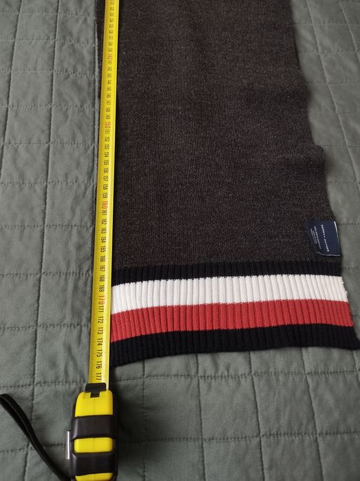 Tommy Hilfiger szalik