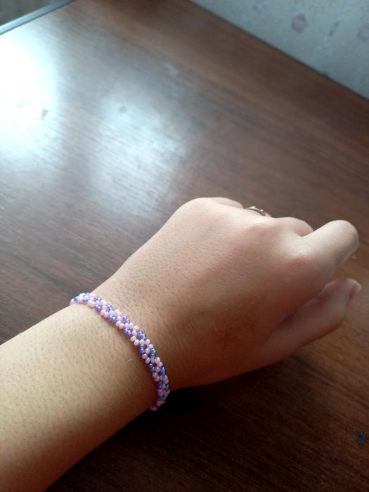 Гарненький браслетик ручної роботи