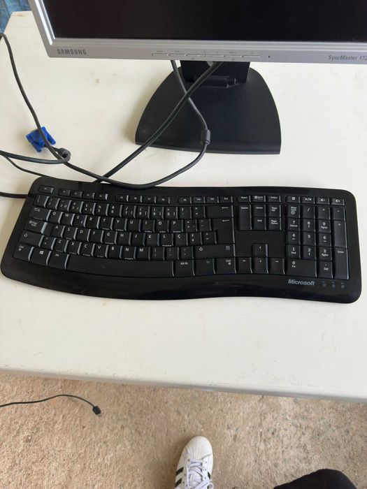 Monitor e teclado