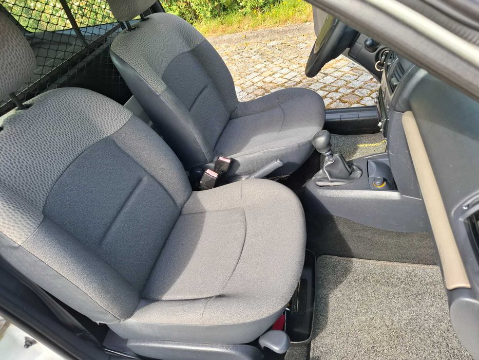 Renault Clio 1.5 dci Van Apenas 199 mil kms