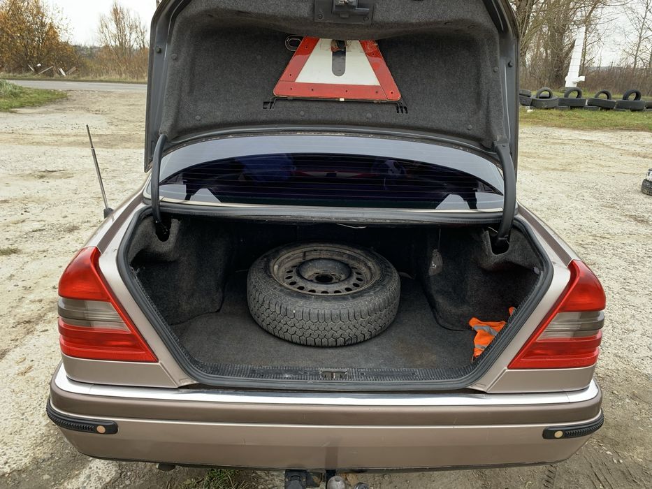 Mersedes-benz C180 W202 // 1993 // 1.8 газ/бензин // в хорошому стані