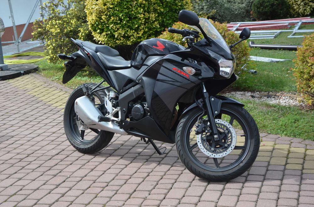 honda cbr 125r rok 2016