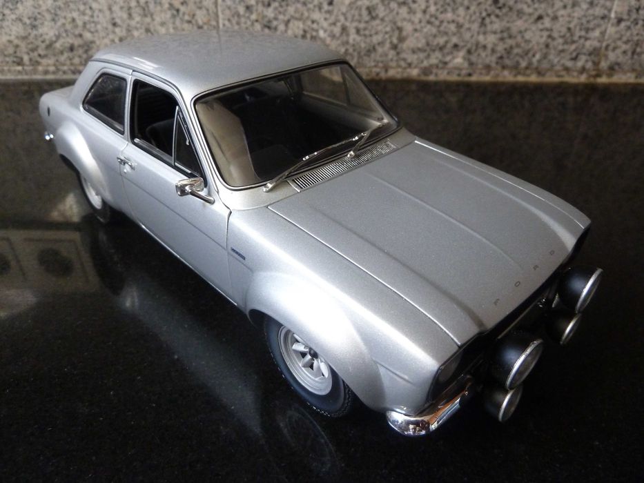 1:18 Minichamps, Ford Escort RS 1600 "AVO", 1970, AutoArt