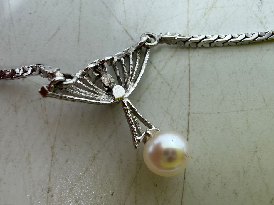 Naszyjnik z perłą i brylantami białe złoto próba 585 Certyfikat