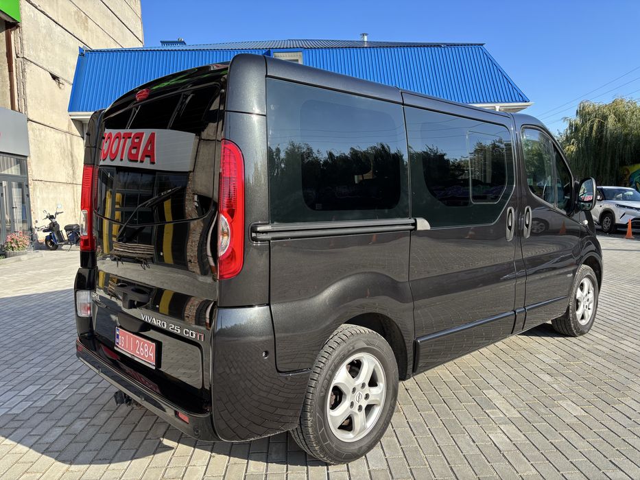 Opel Vivaro 2,5D пасажир автомат