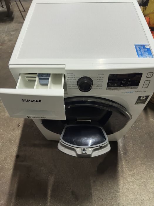 Прально-сушильна машина Samsung