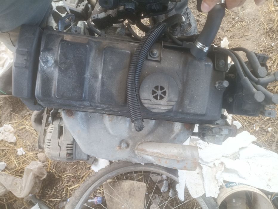 Vendo motor Peugeot 106 a gasolina completo com alternador e embreagem preveniente de viatura com poucos km acidentada de traseira.