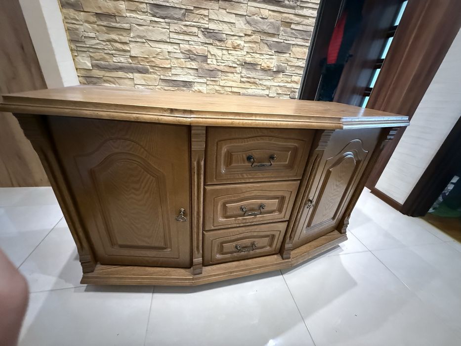 Komoda debowa w bardzo dobrym stanie