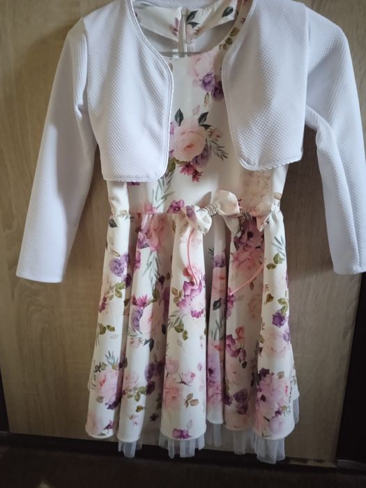 Sukienka z bolerkoem i opaską