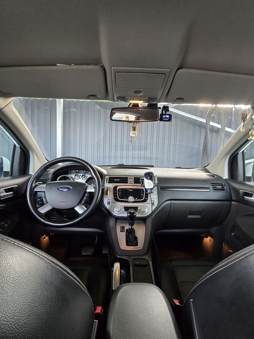 Автомобіль FORD KUGA