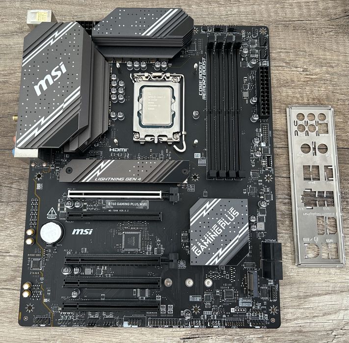 Motherboard MSI B760 GAMING PLUS WiFi + intel i5 13400f