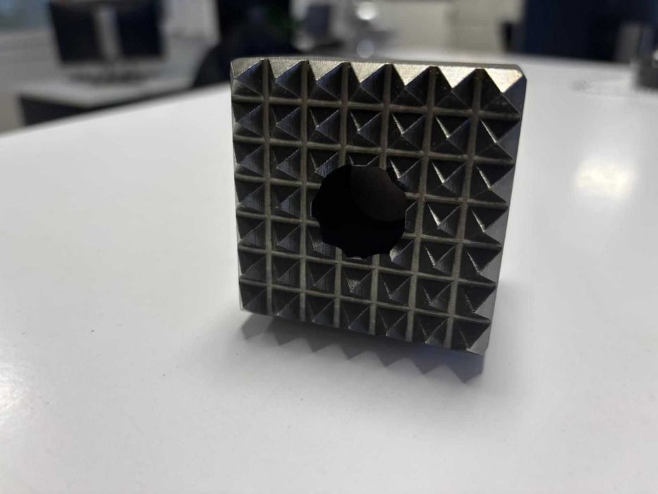 Groszkownik z uchwytem SDS max 60x60mm 7x7 zębów STALCO PERFECT