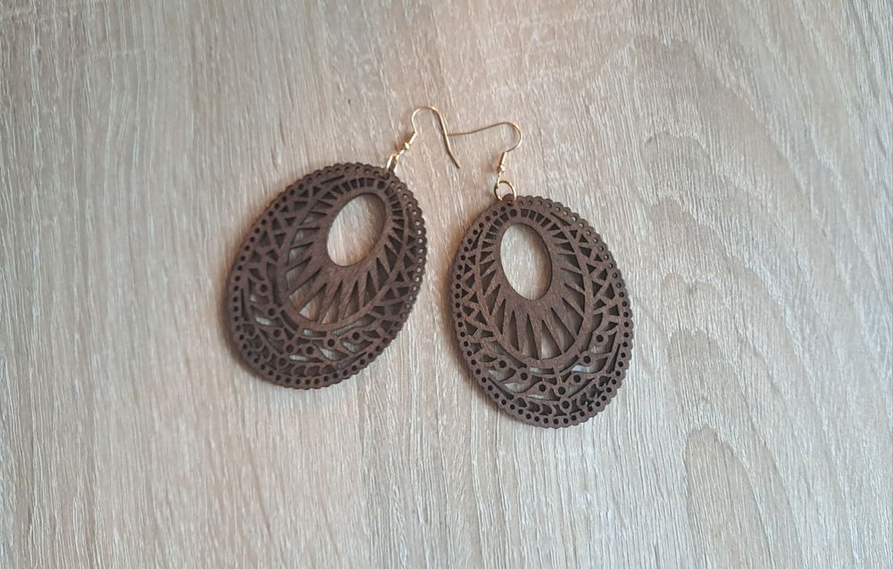 Kolczyki drewniane, nowe