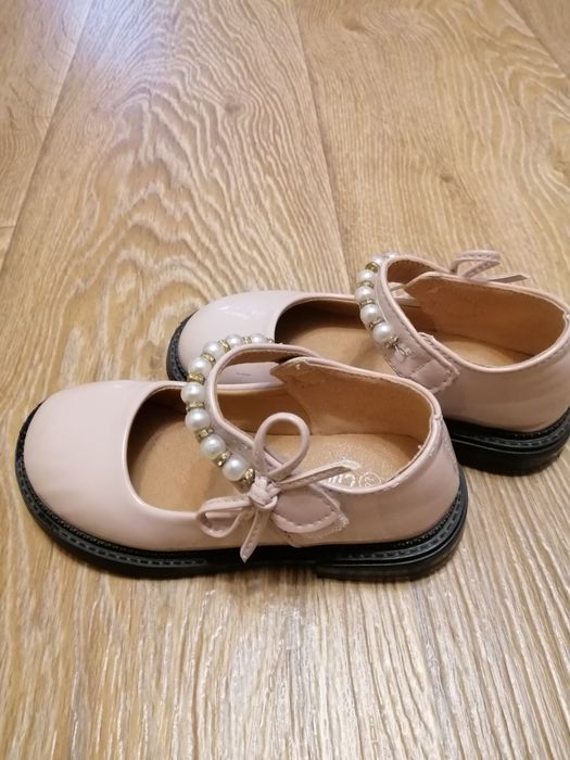 Туфлі для дівчинки