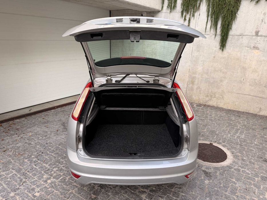 Ford Focus 1.6 Trend - Desde 70€/mês