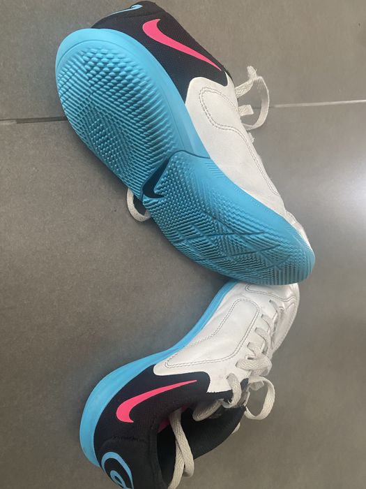 Chuteiras futsal Nike 33