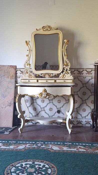 Toucador Branco antigo para venda em bom estado Negociável Rápido