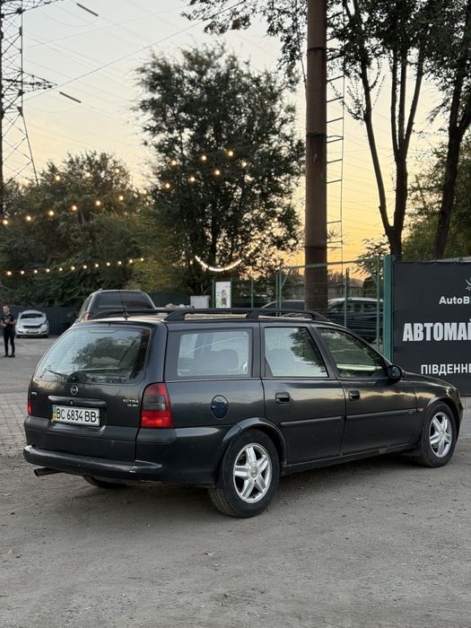 Opel Vectra b 1.8 бенз