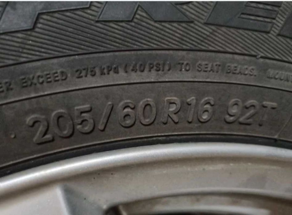 Обміняю Комплект Диски, 205/60 /R16 з шинами ШИПОВАНІ ЗИМОВІ 4 шт