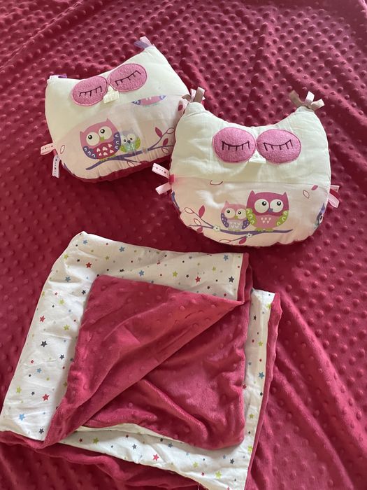 Pośliec dziecięca różowa gwiazdki + dwie poduszki sówki