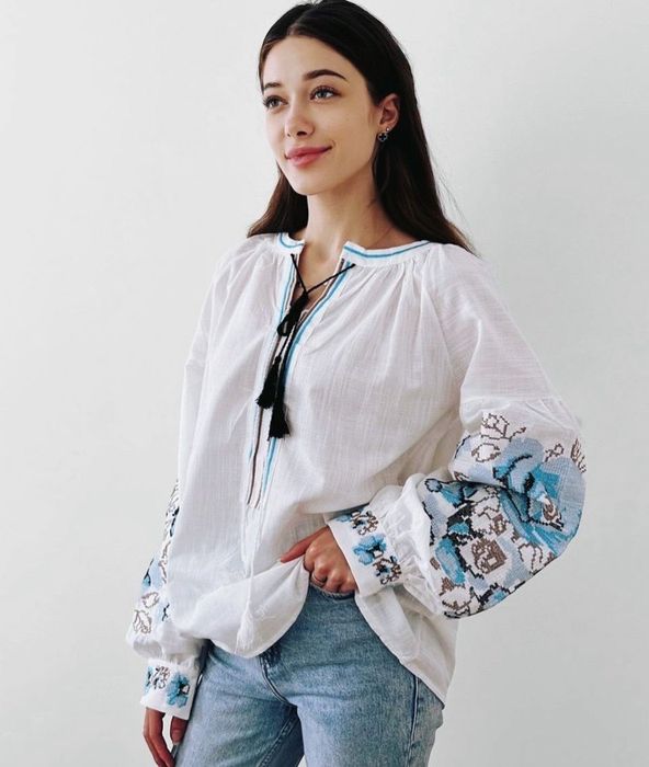 Жіночі вишиті сорочки блузи вишиванки національне вбрання