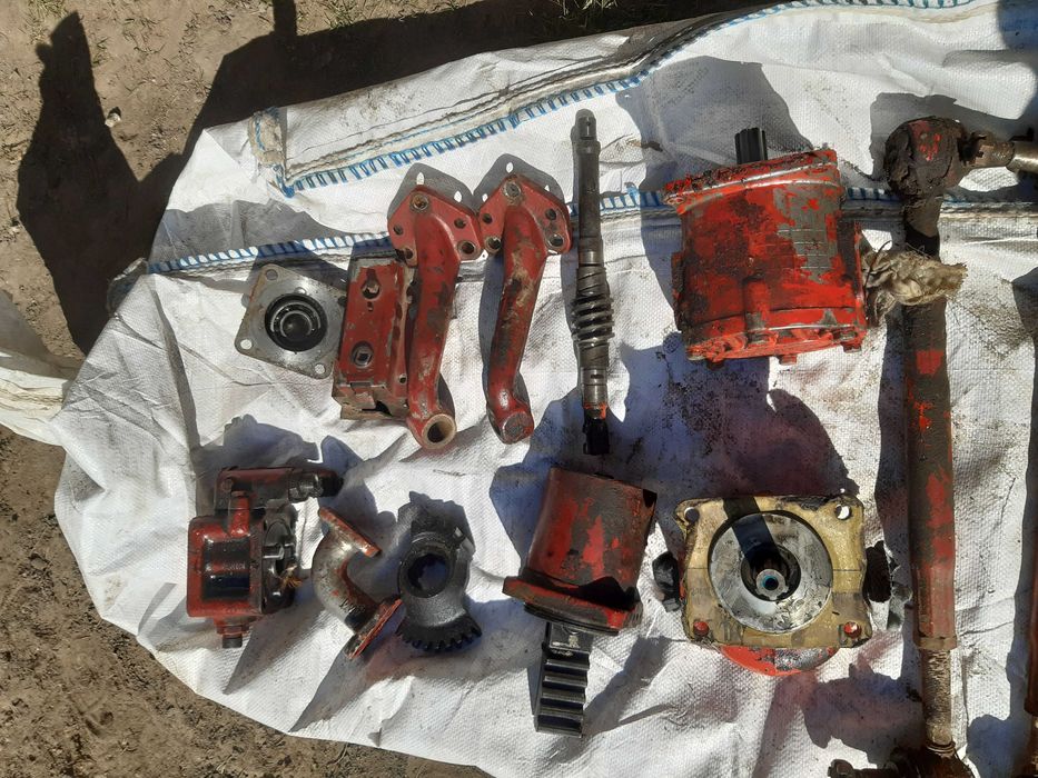 wspornik was pompa  skrzynia MTZ 82 tryb łożysko oś wałek części