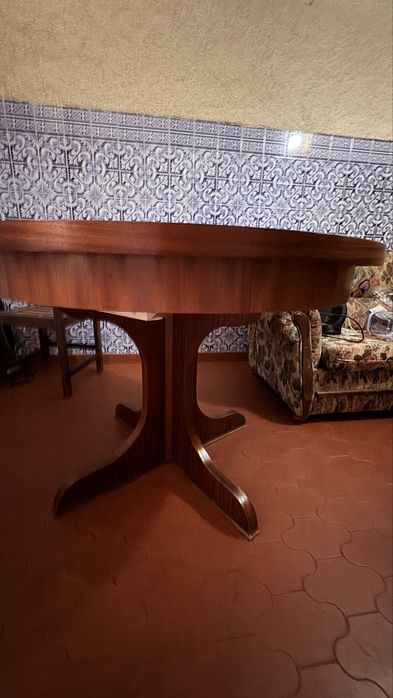 Mesa de Jantar Redonda Extensível – Madeira