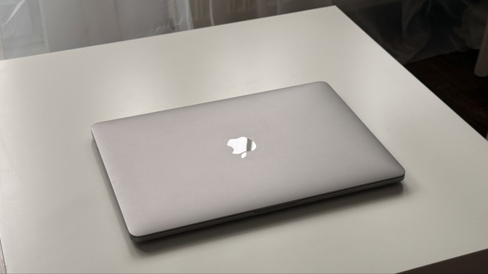 MacBook Pro 13 Retina 2020 i5 | 16 GB RAM | SSD 1 TB A2251