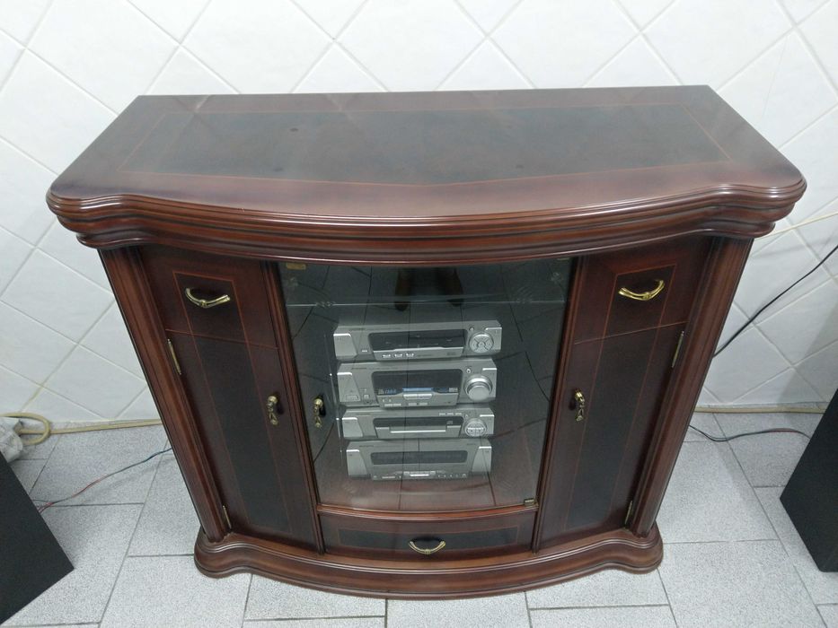 Móvel de televisão cerejeira