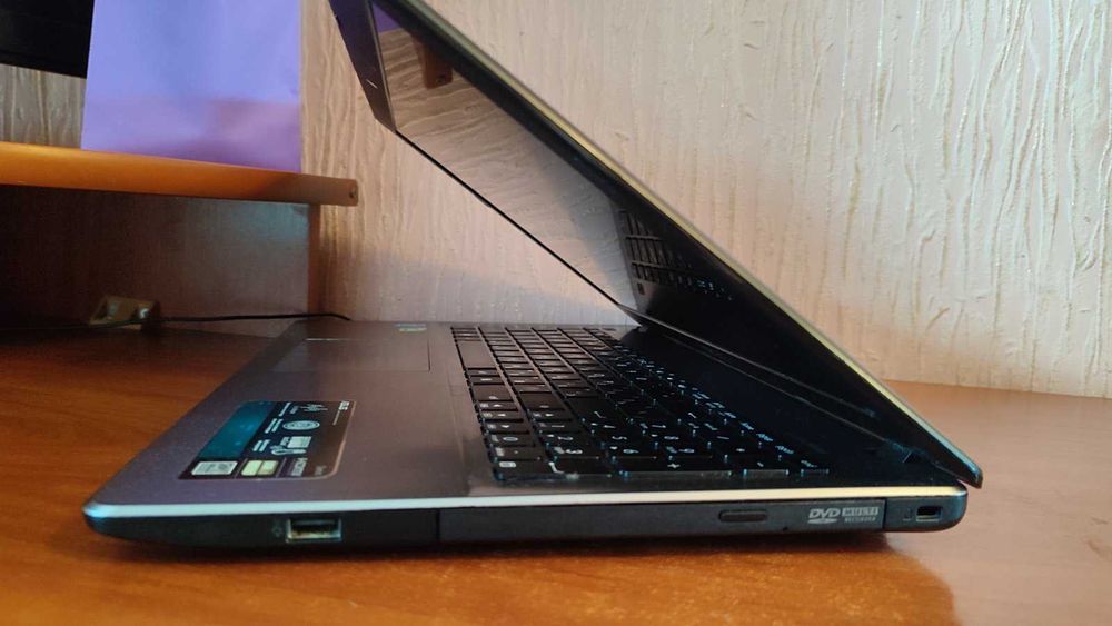 Ноутбук асус X550 l