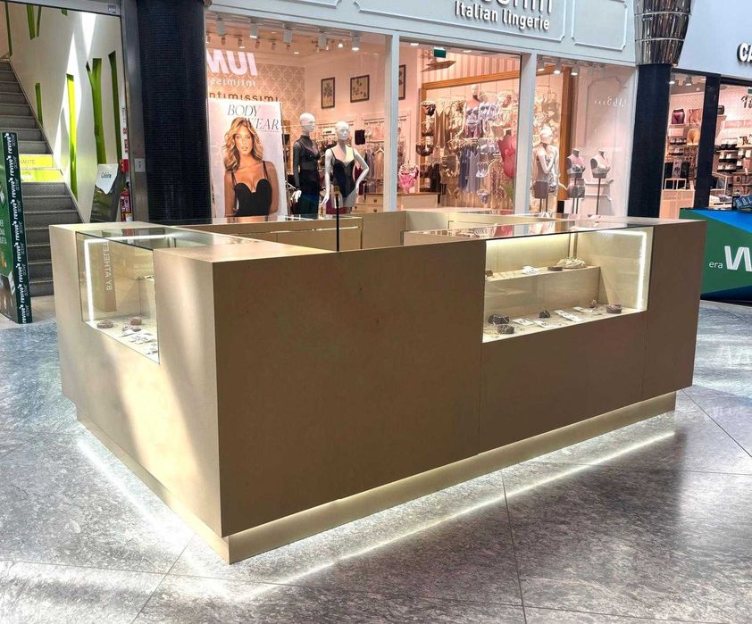Balcão / Quiosque Comercial com Vitrines Iluminadas