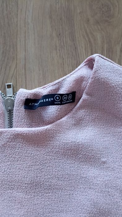 Krótka sukienka ze srebrną nitką Atmosphere rozmiar 36