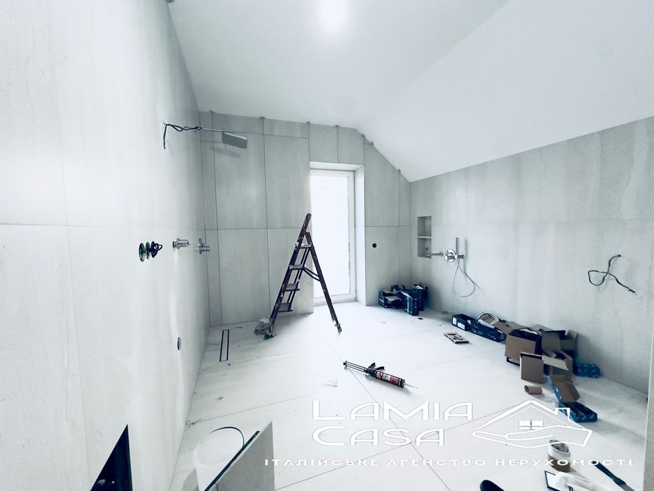 Продаж котеджу з басейном . Ближня роша