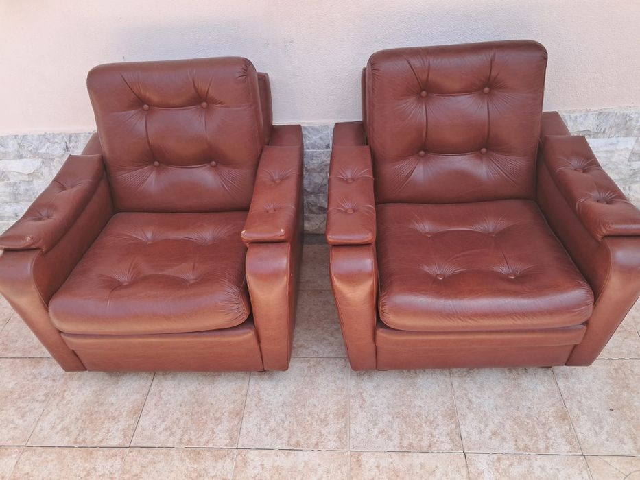 Poltronas em pele genuina