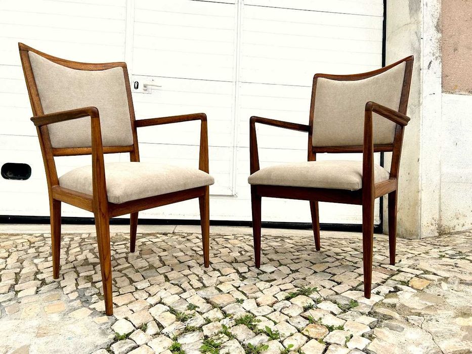 Cadeirão olaio vintage estofado de novo +53comp x 55prof x 94alt.