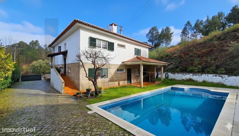 Moradia Multifamiliar T5, com Jardim e Terraços, 5 do Centro de Amaran